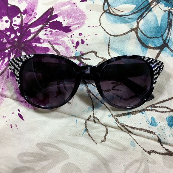 Accessories - Rhinestone Cat Eye Sunglasses - Black Sunglasses